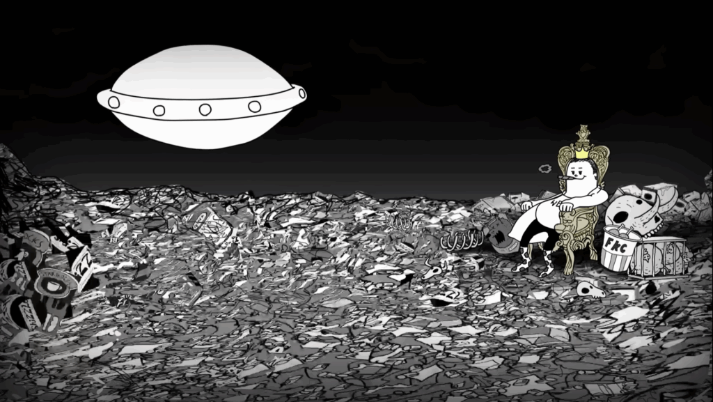 一個男人坐在一堆垃圾堆中，但如果有機會生鮮托盤可以使用植纖，讓它自然分解，是否有機會不出現這種局面?