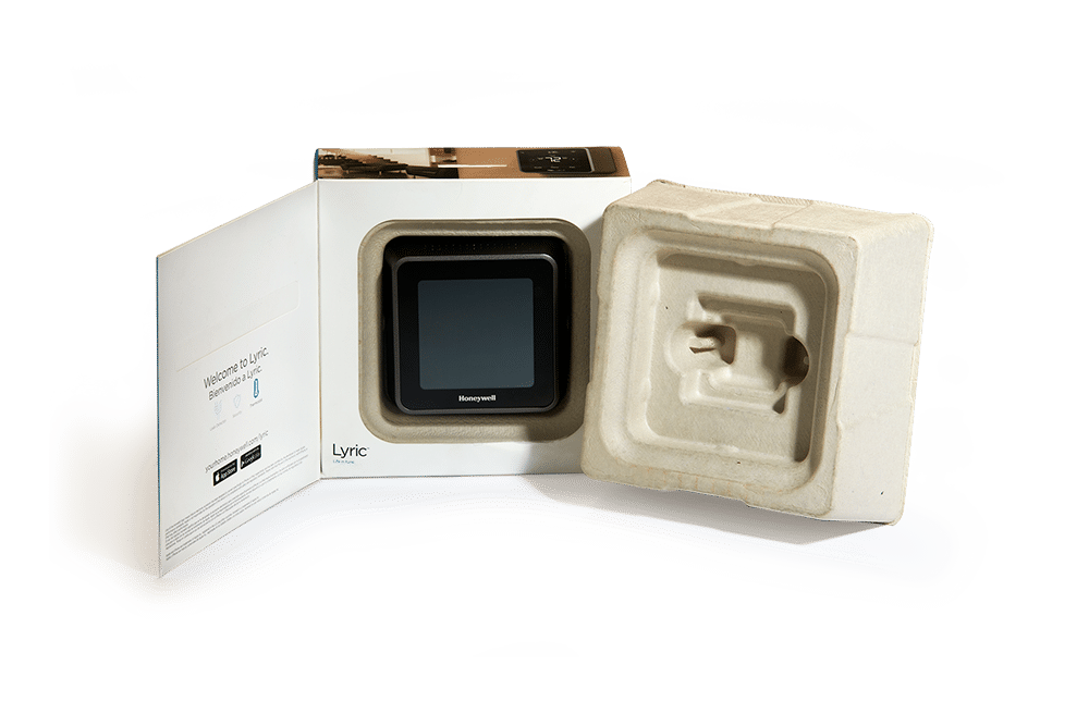 裝著小型攝像頭的包材，是用植纖做的。一樣具備防撞、靜電防護功能