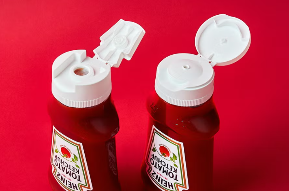 Heinz的永續發展，也包含從包裝著手。從複合性塑膠材質，調整成單一材質，有助於提升回收。